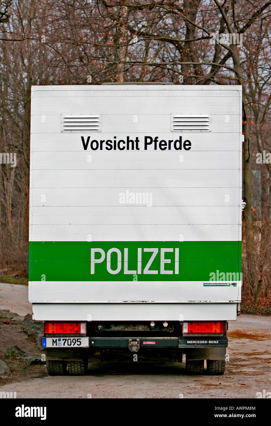 Carrello utilizzato per il trasporto di cavalli della polizia, Germania, Europa Foto Stock