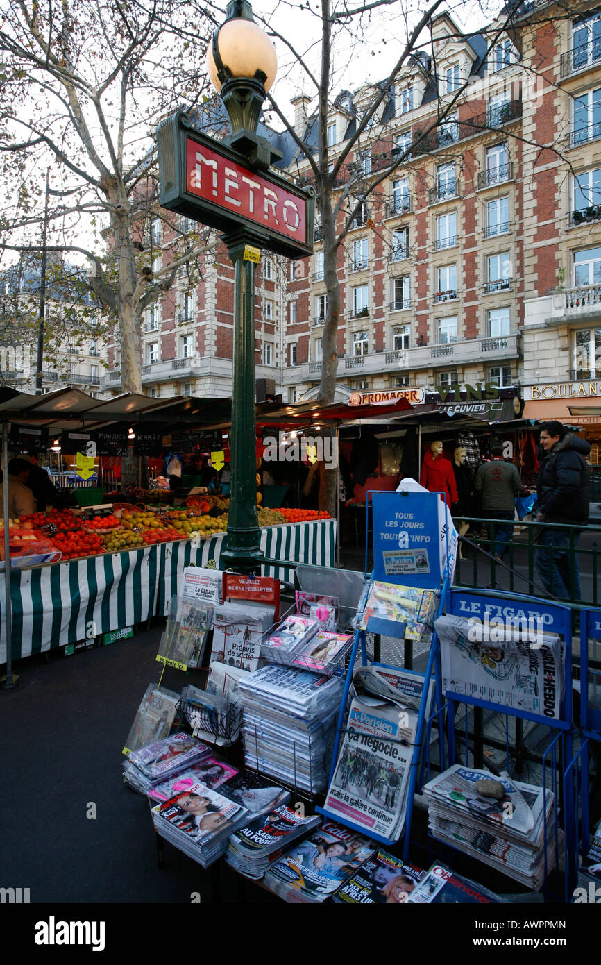 Ingresso al Maubert-Mutualité stazione metro a Place Maubert, Quartier Latin, Parigi, Francia, Europa Foto Stock