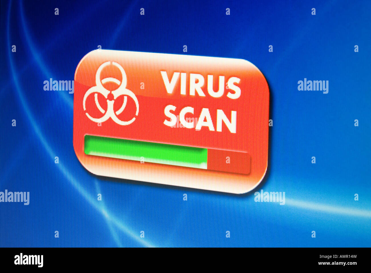 Il monitor di un computer shot, scansione virus avvertenza Foto Stock