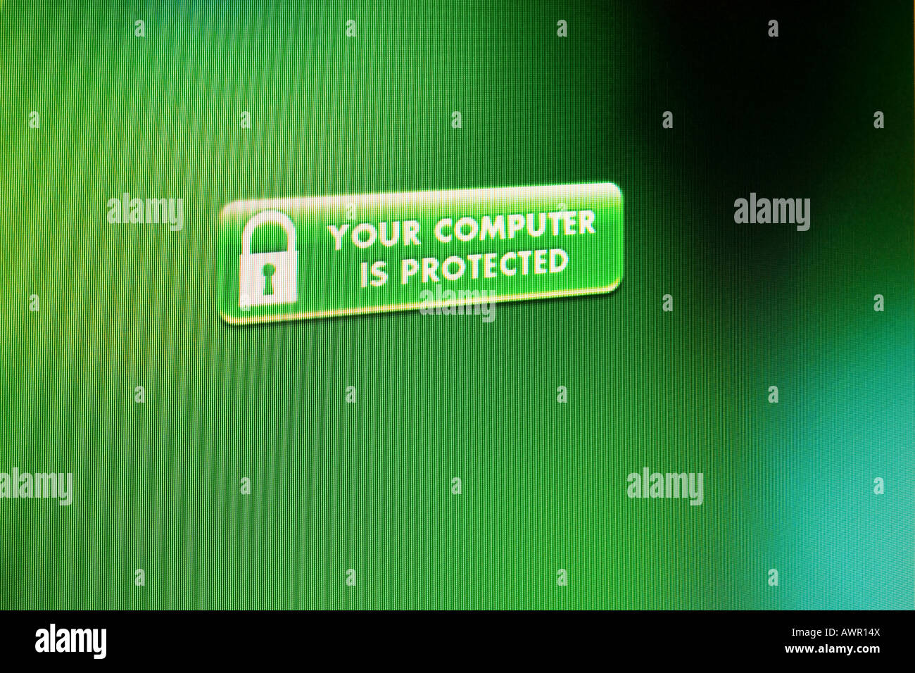 Il monitor di un computer shot, 'il vostro computer è protetto" messaggio Foto Stock