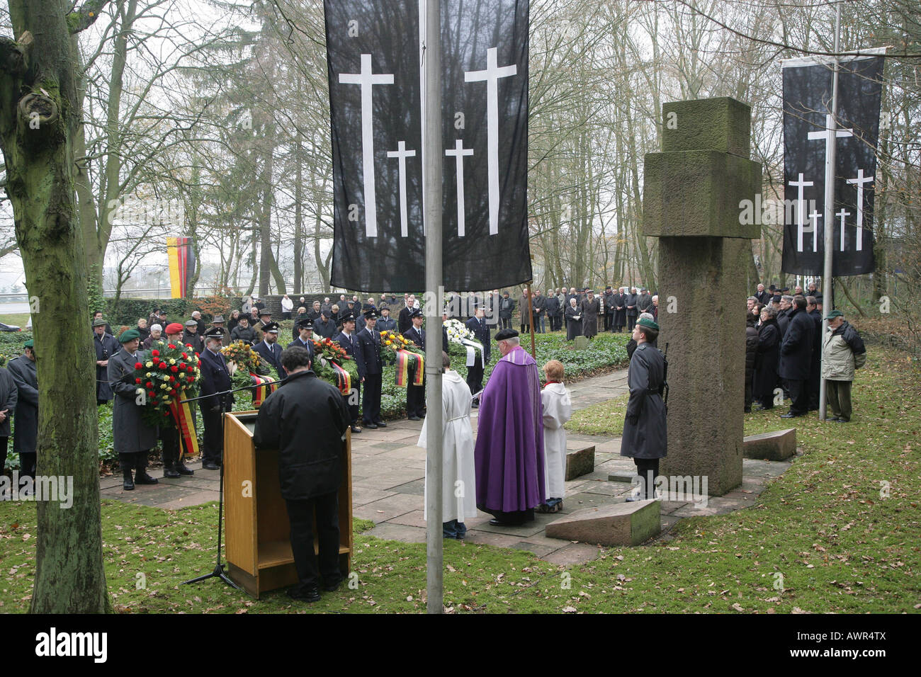 Commemorazione presso il sacrario militare sul ricordo domenica in Pfaffenheck, Renania-Palatinato, Germania Foto Stock