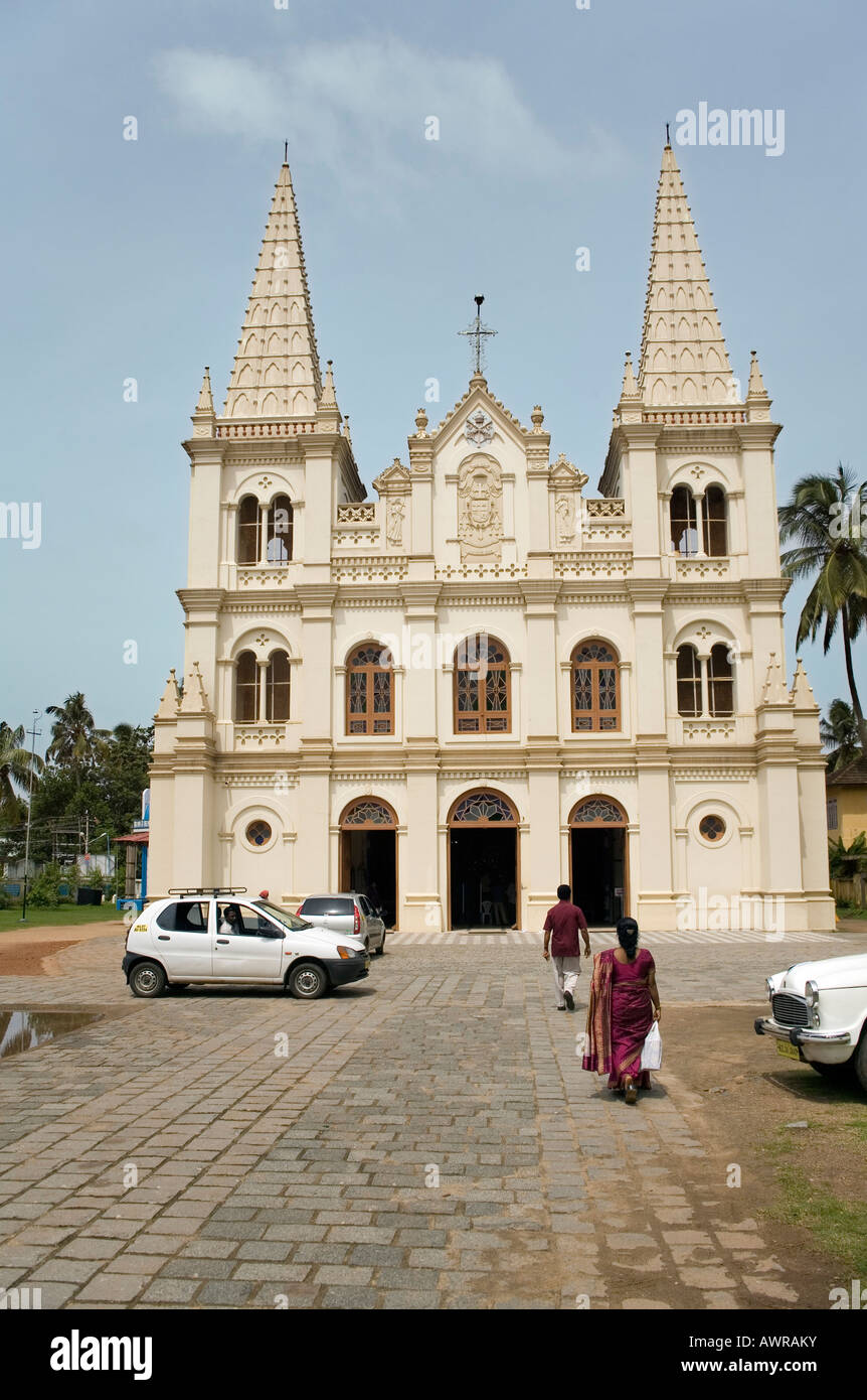 Santa Cruz Basilica di una delle chiese più antiche in India e in una delle 8 basiliche nel paese.Fort Kochi, Kerala, India Foto Stock