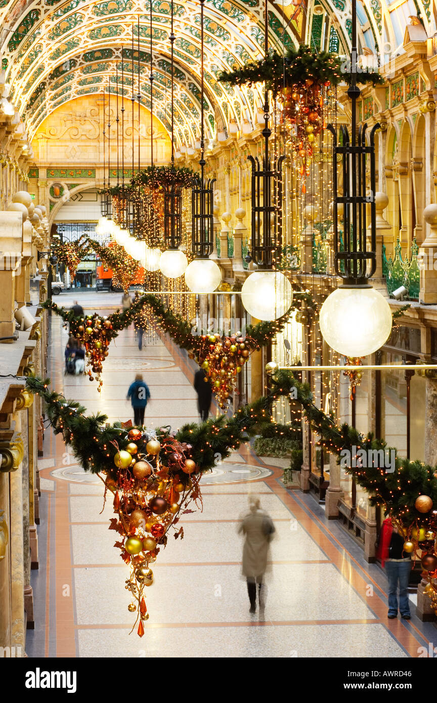 Victoria Quarter Shopping Arcade a Natale Leeds Yorkshire Regno Unito Foto Stock
