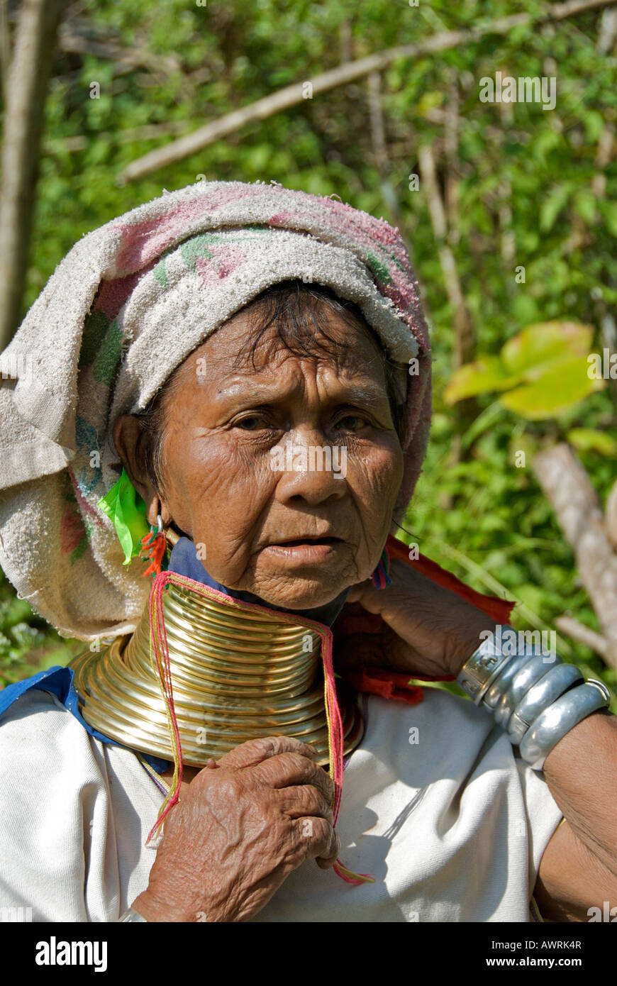 Vecchio Karen lungo collo hill tribe donna Ban Huay nord della Thailandia Foto Stock