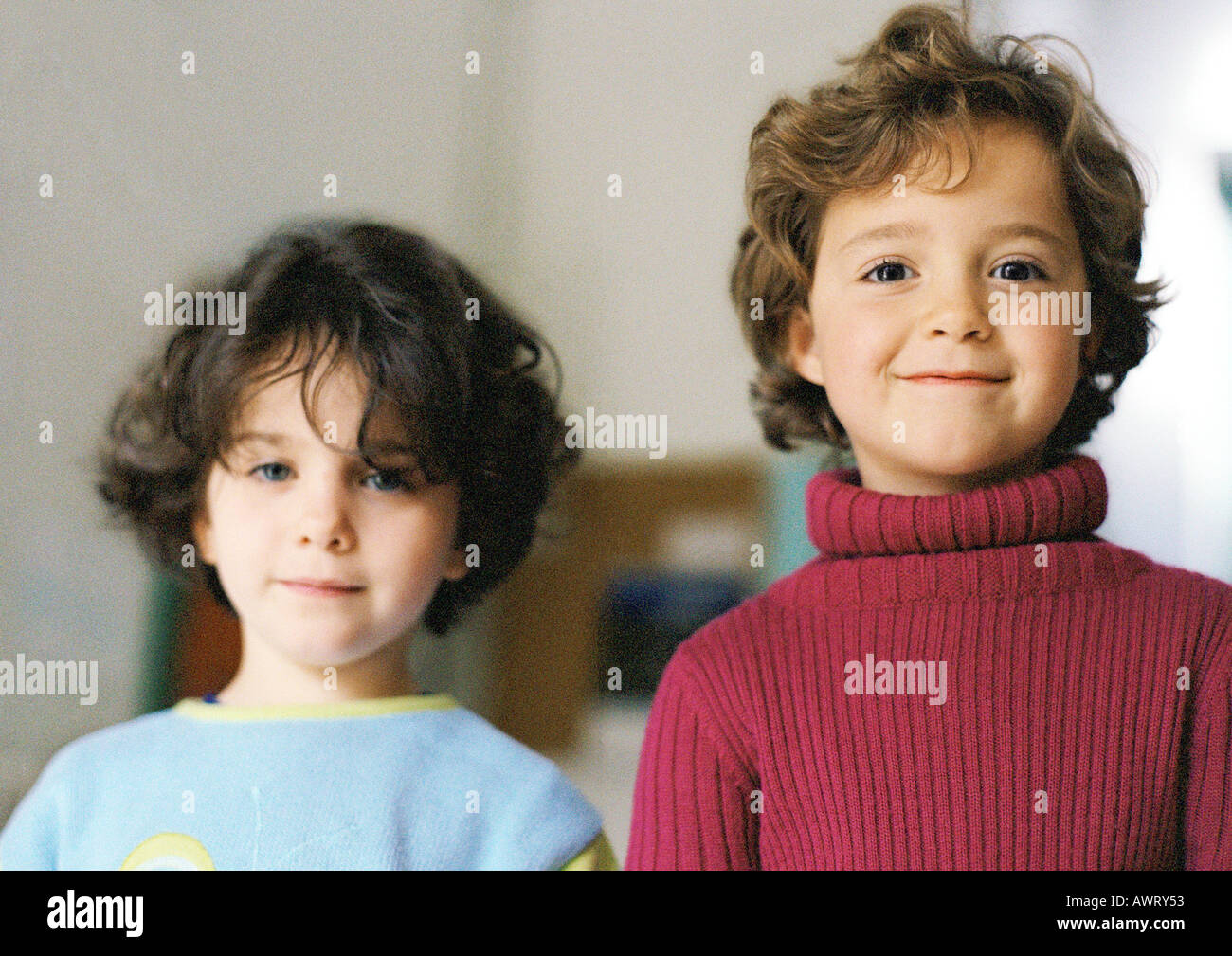 Due bambini, ritratto Foto Stock