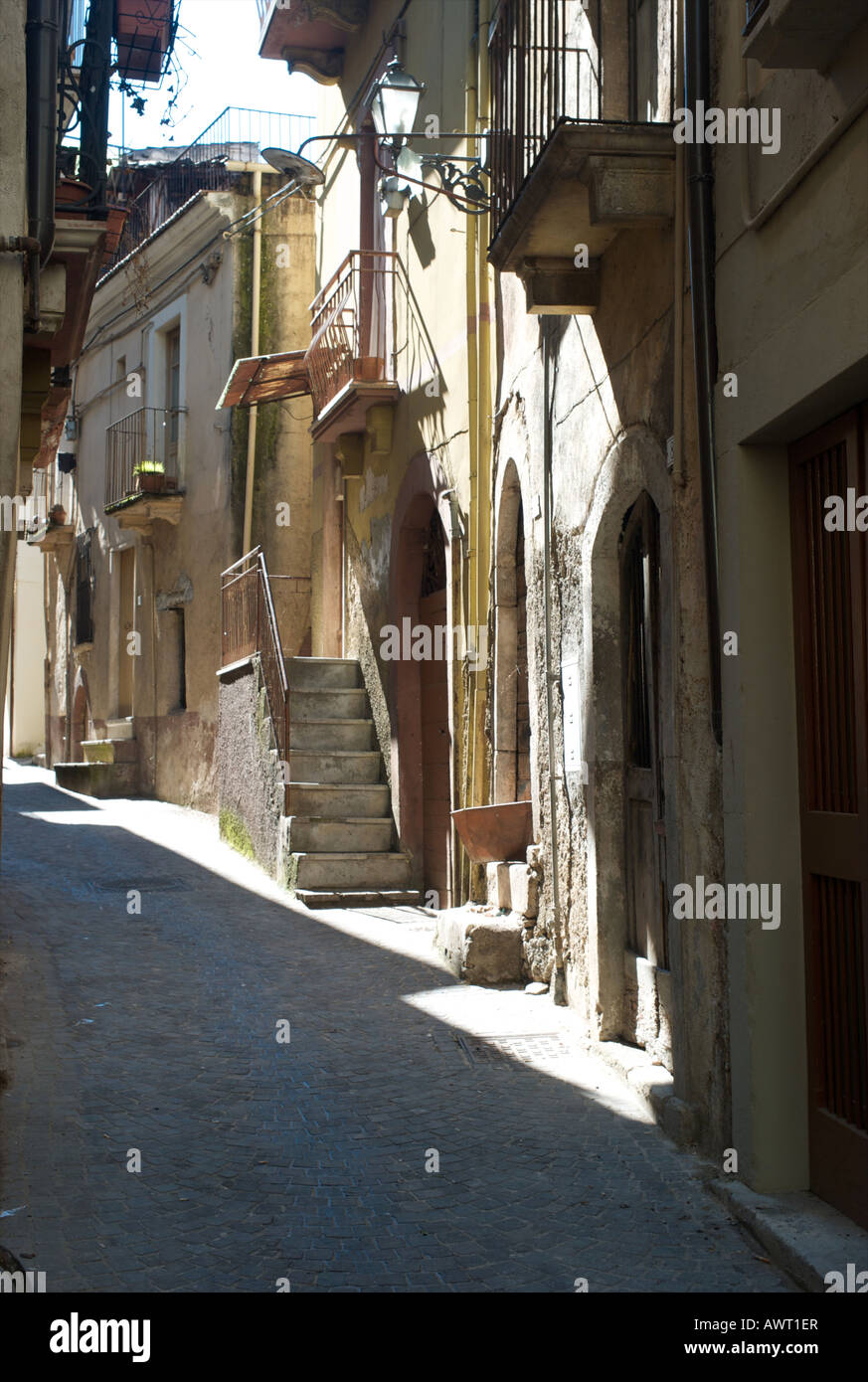 Strada di sulmona regione Abruzzo in Italia Foto Stock