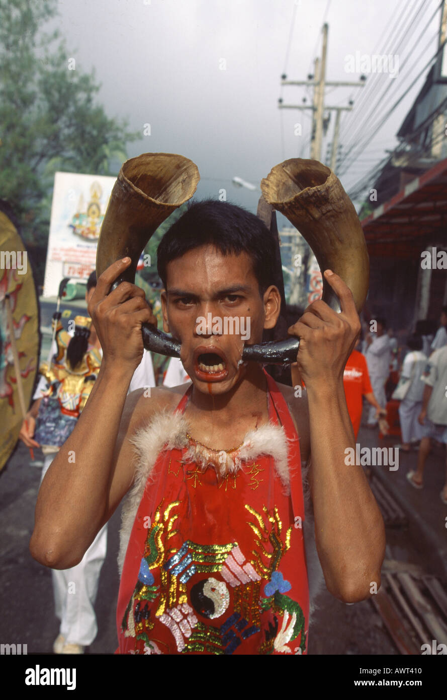 FESTIVAL VEGETARIANO PHUKET THAILANDIA la tortura auto mutilazioni Foto Stock