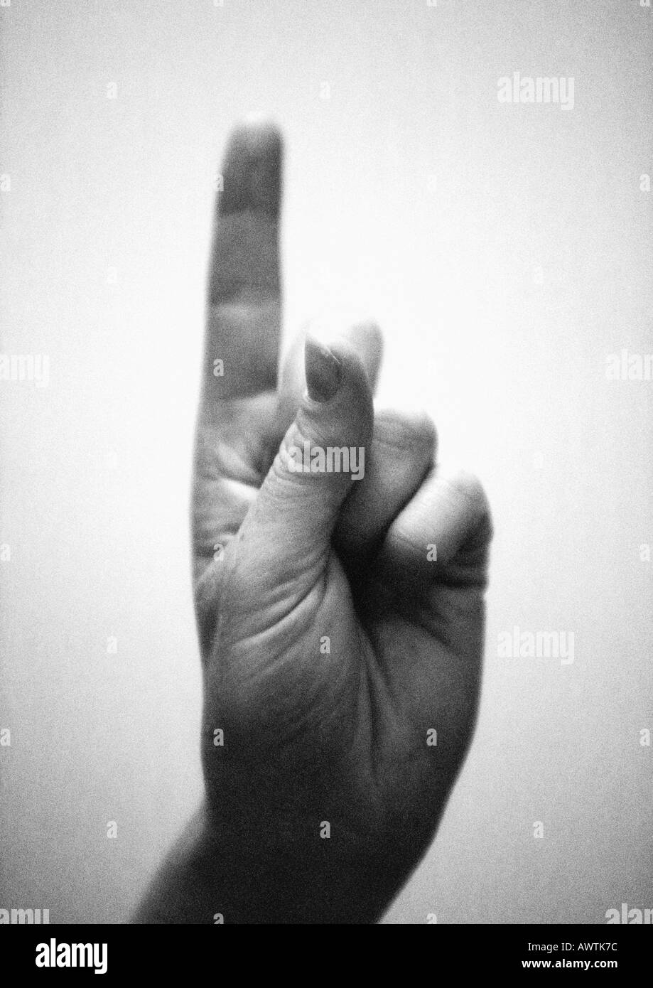 Mano, dito rivolto verso l'alto, close-up, b&W Foto Stock