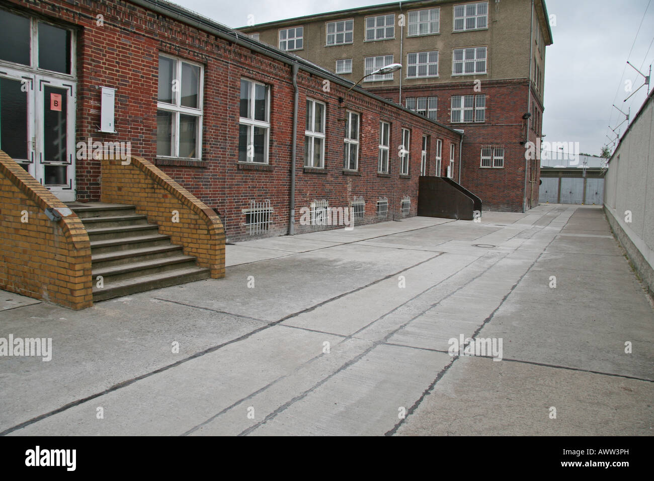 Il 'U-Boot' (sottomarino) cantina prigione blocco alla ex Guerra Fredda prigione Stasi Hohenschönhausen, Berlino. Foto Stock