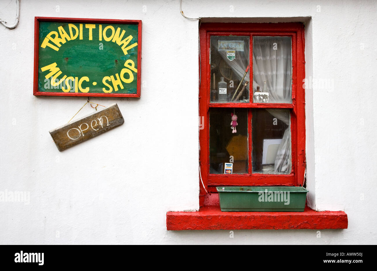Irish cottage con tetto in paglia, County Clare, Irlanda Foto Stock