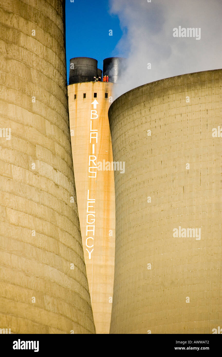Didcot Power Station durante una demo di Greenpeace Foto Stock