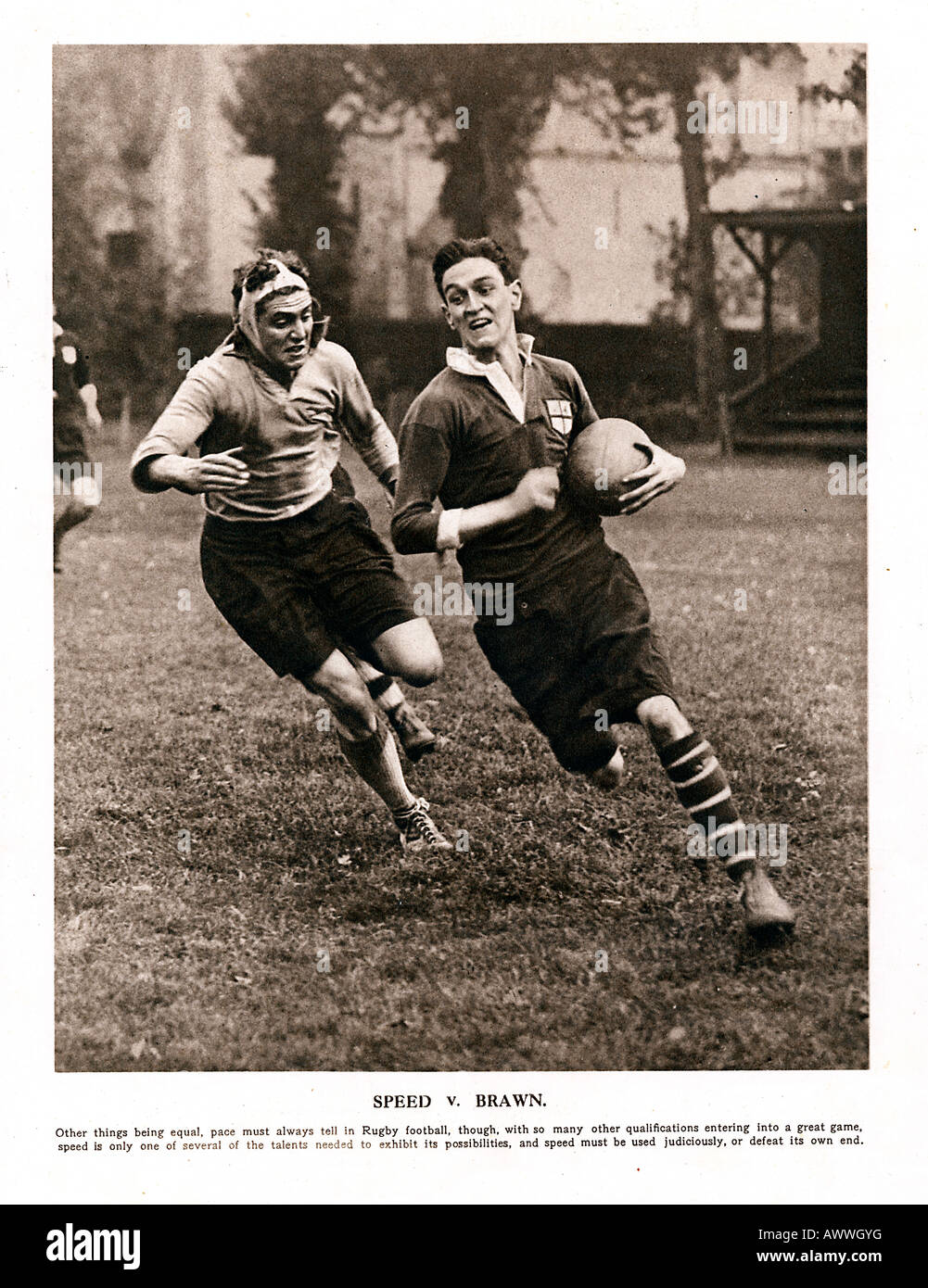 Alla velocità rispetto alla Brawn azione da un 1931 partita di rugby legendées altre cose a parità di ritmo deve sempre dire in Rugby Foto Stock