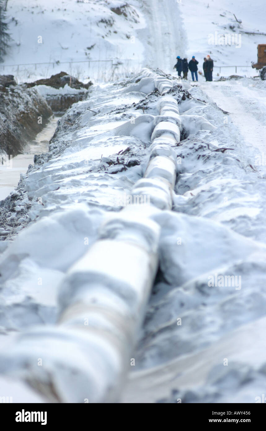 Costruzione di oleodotto durante l inverno sull isola di Sakhalin in Russia 2005 Foto Stock