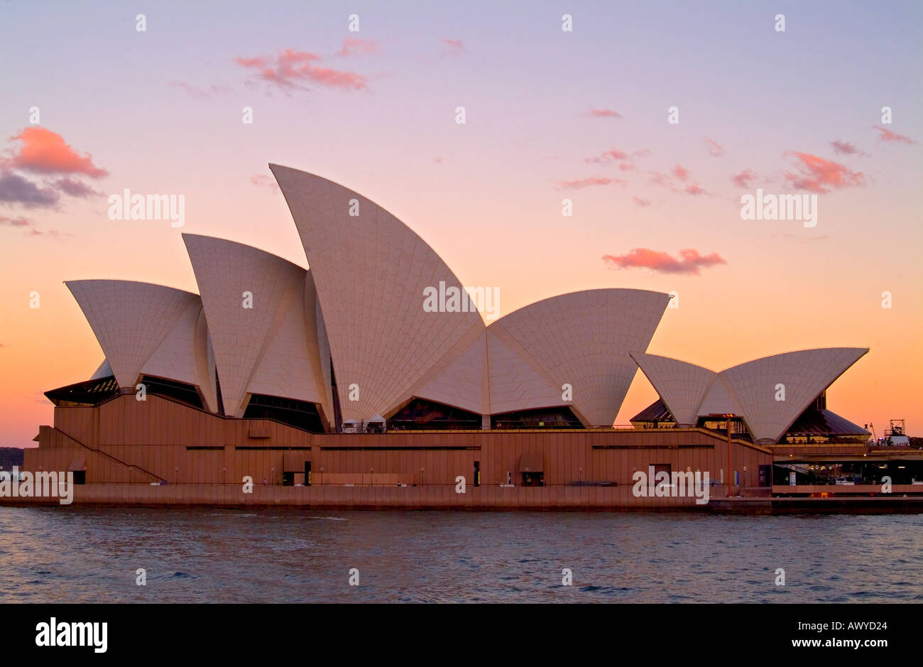 La Opera House di Sydney al Tramonto Foto Stock