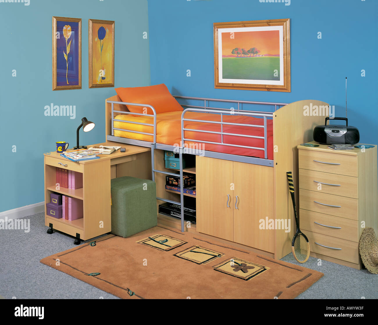 Bambini Letto a castello e la stazione di lavoro Foto Stock