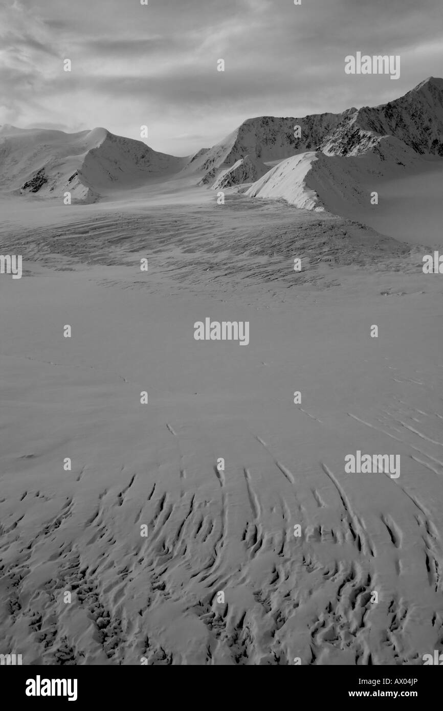 Stati Uniti d'America Alaska Chugach State Park vista aerea del ghiacciaio Matanuska e Gamma Chugach picchi di inizio inverno Foto Stock