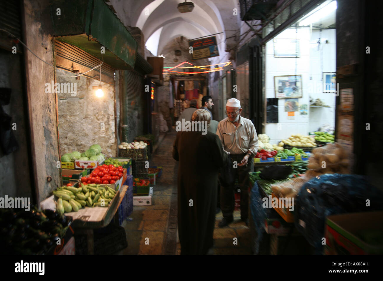 Un mercato nella città vecchia sezione di Gerusalemme Foto Stock