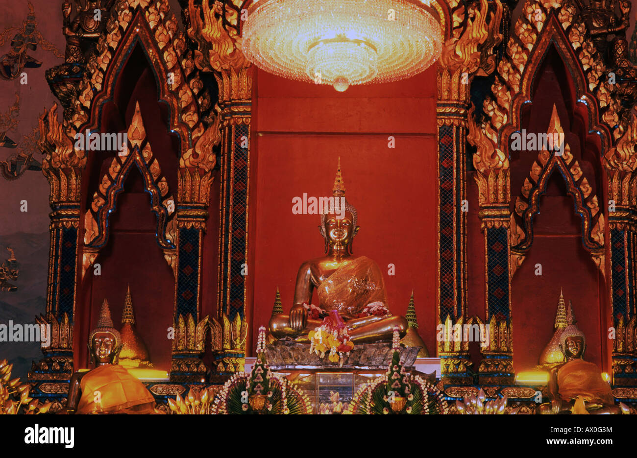 Golden statua del Buddha dalla Lan Xang Periodo, Wat Pho Chai Nong Khai, Thailandia, Asia Foto Stock