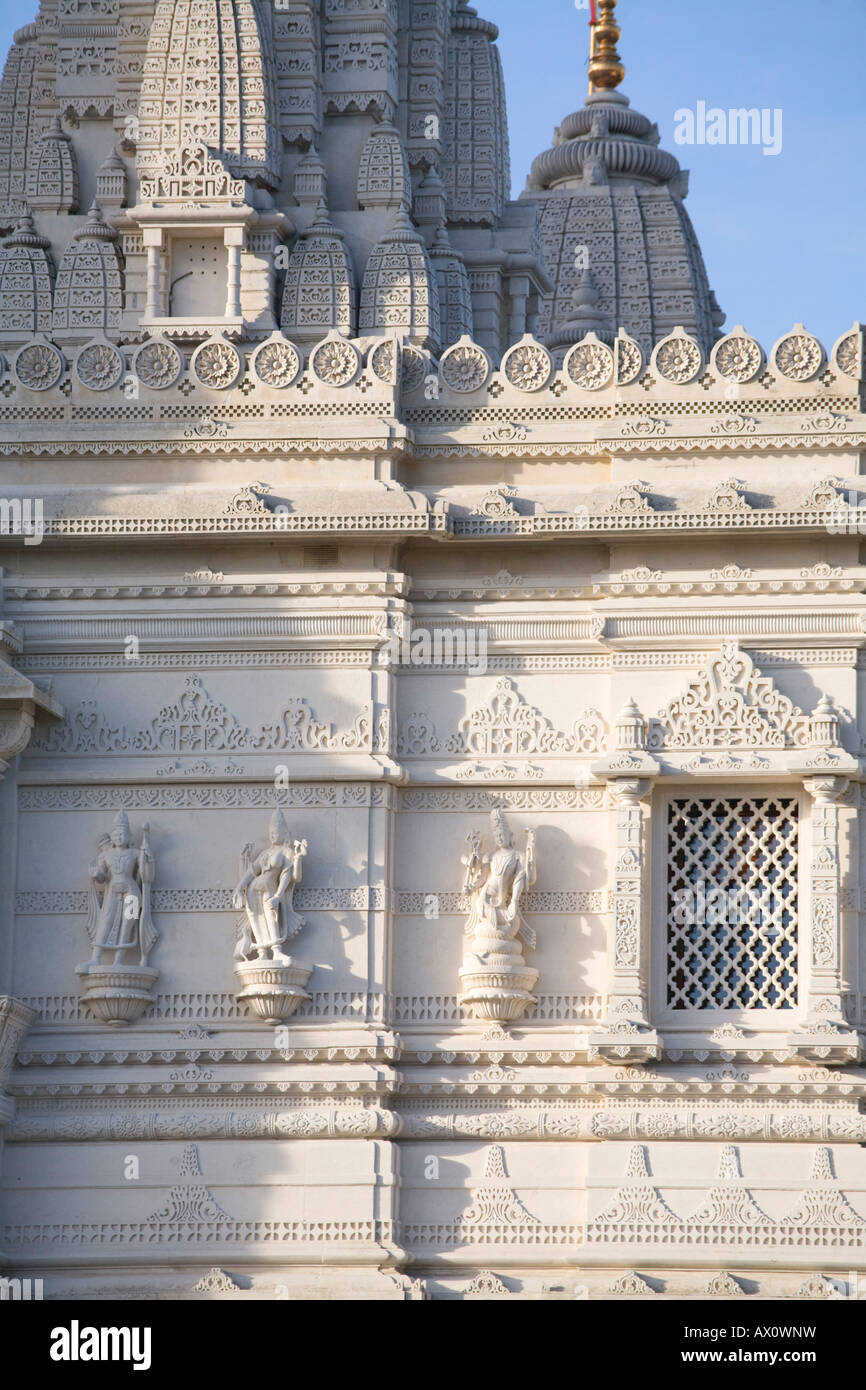 Inghilterra, Londra, Neasdon Shri Swaminarayan Mandiir tempio, il più grande tempio indù al di fuori dell India Foto Stock Inghilterra, Londra, Neasdon Shri Swaminarayan Mandiir tempio, il più grande tempio indù al di fuori dell India Foto Stock