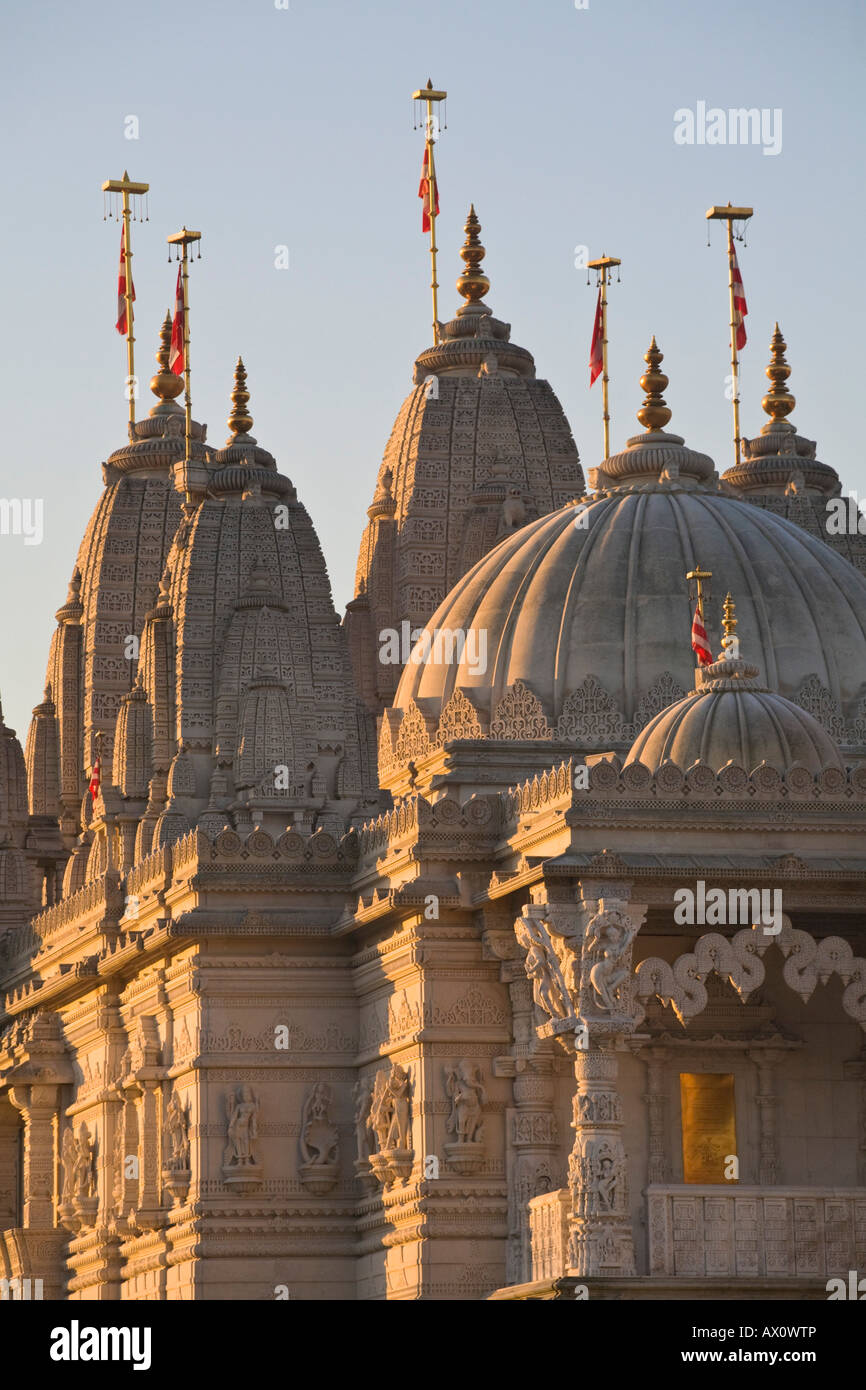 Inghilterra, Londra, Neasdon Shri Swaminarayan Mandiir tempio, il più grande tempio indù al di fuori dell India Foto Stock Inghilterra, Londra, Neasdon Shri Swaminarayan Mandiir tempio, il più grande tempio indù al di fuori dell India Foto Stock
