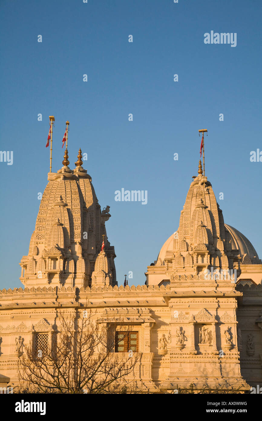 Inghilterra, Londra, Neasdon Shri Swaminarayan Mandiir tempio, il più grande tempio indù al di fuori dell India Foto Stock Inghilterra, Londra, Neasdon Shri Swaminarayan Mandiir tempio, il più grande tempio indù al di fuori dell India Foto Stock