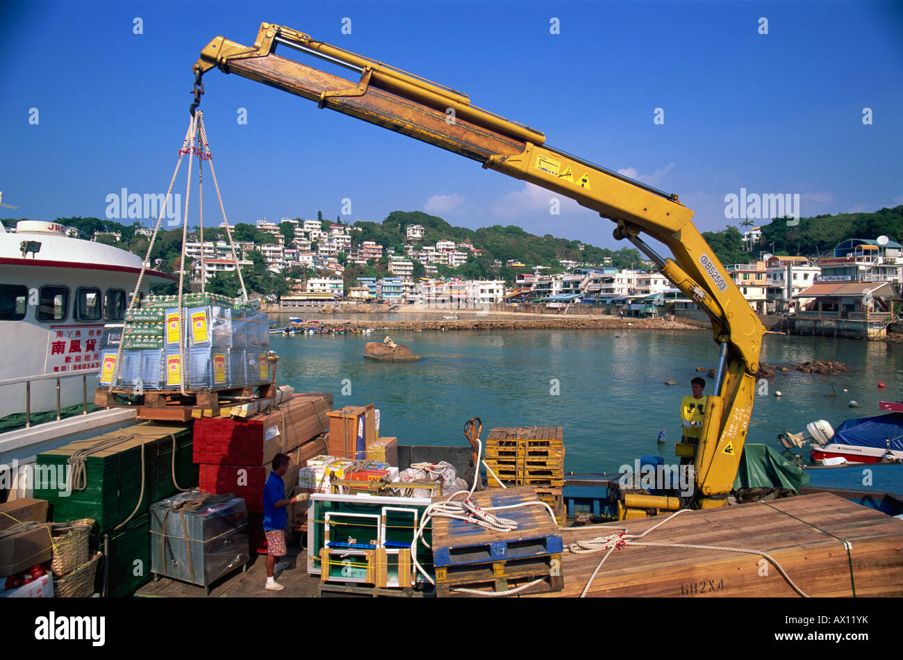 Cina, Hong Kong, Lamma Island, Yung Shue Wong Village, Porto Harbourfront attività Foto Stock