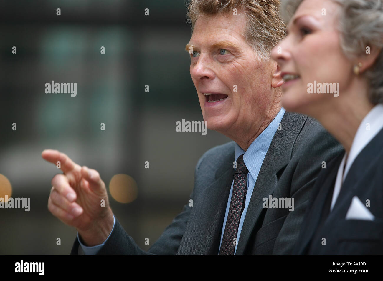 Gli imprenditori in conversazione 1430531 uid Foto Stock