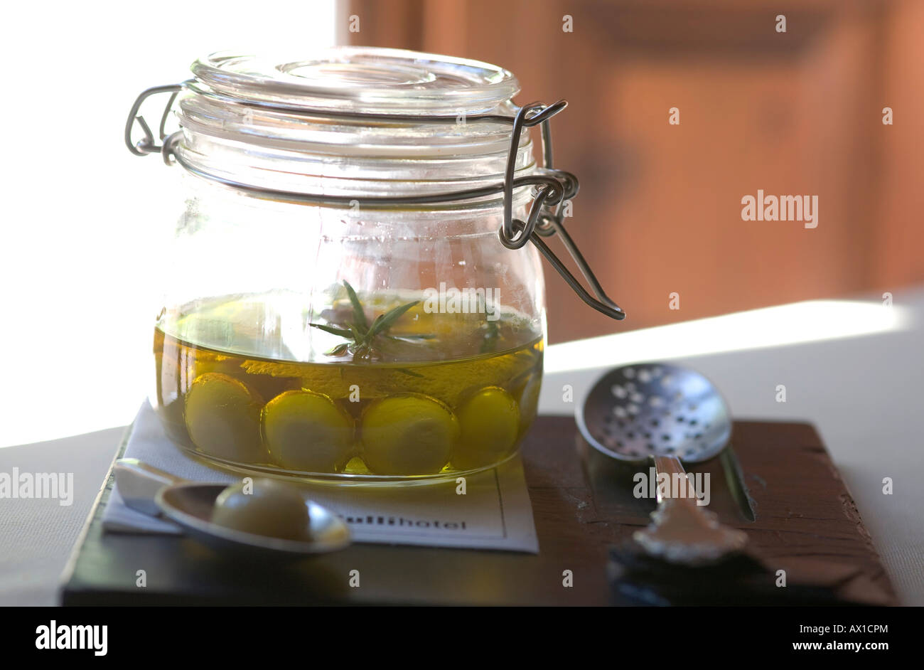 Olive asferico, cucine da Ferran Adria, Hacienda Benazuza Elbulli, hotel a Sanlucar la Mayor, Provincia Sevilla, Andalucia, Sp Foto Stock