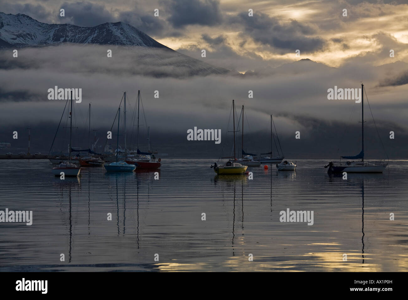 Stivali Harbour, Ushuaia, più a sud di città del mondo, Tierra del Fuego, Argentina, Sud America Foto Stock