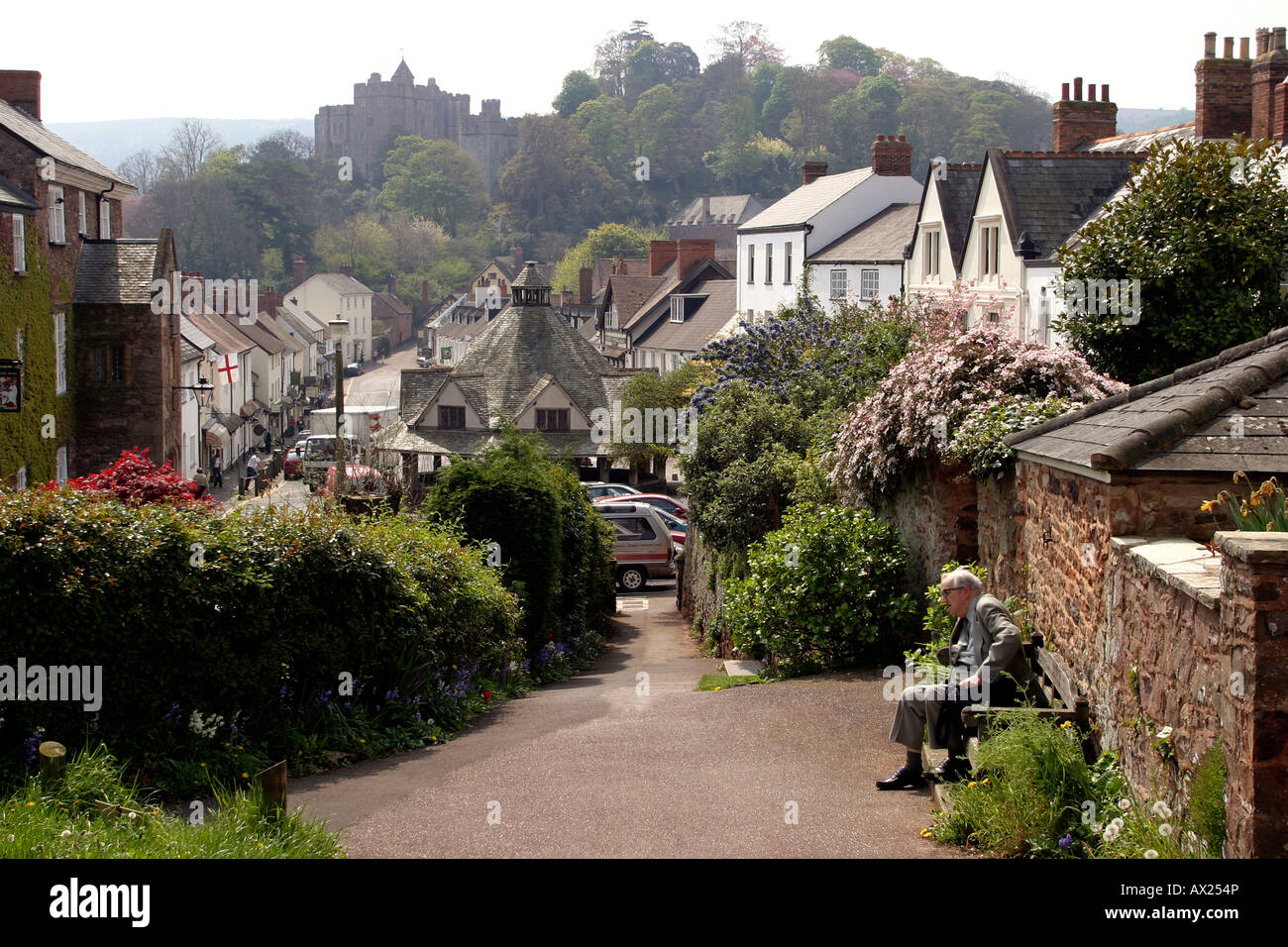 Somerset Dunster High Street e il Castello Foto Stock