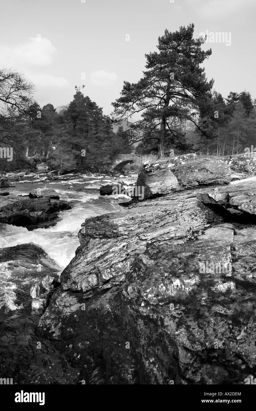 Falls of Dochart a Killin, nel distretto di Breadalbane vicino al Loch Lomond e il Trossachs National Park, Scozia Foto Stock