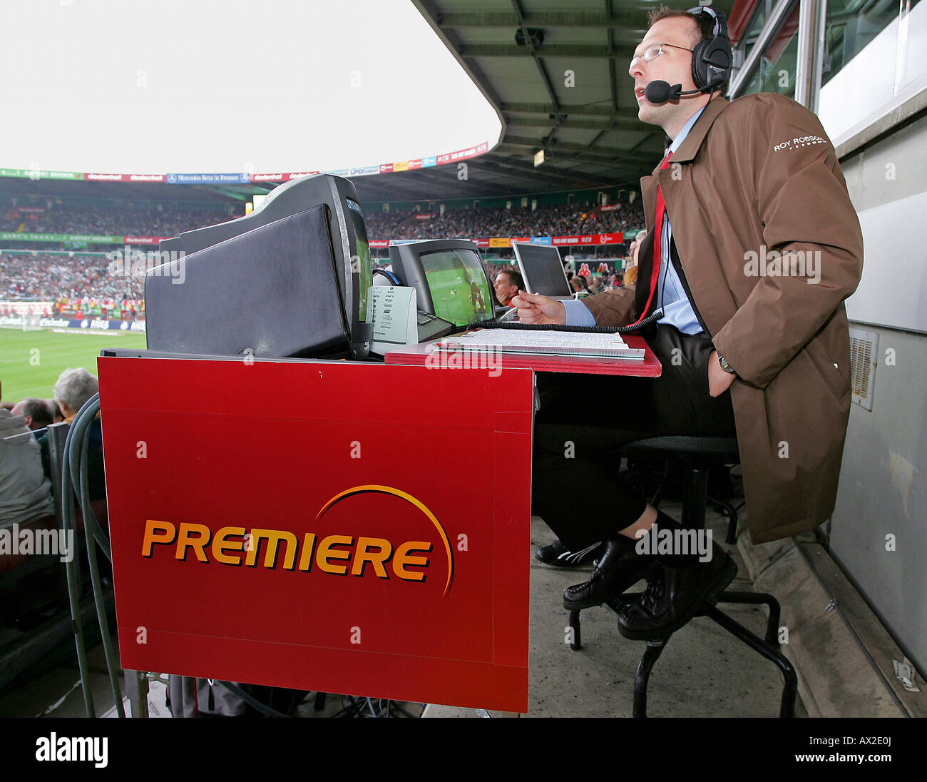 Un cronista sportivo del telestation Premiere, Brema, Germania Foto Stock