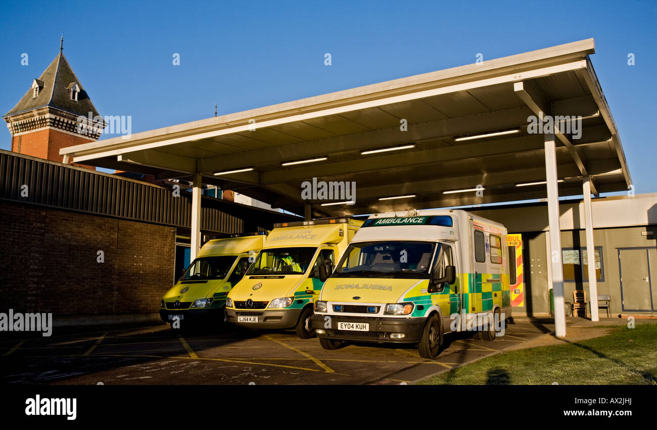 La baia di ambulanza a Whipps Cross Hospital Foto Stock
