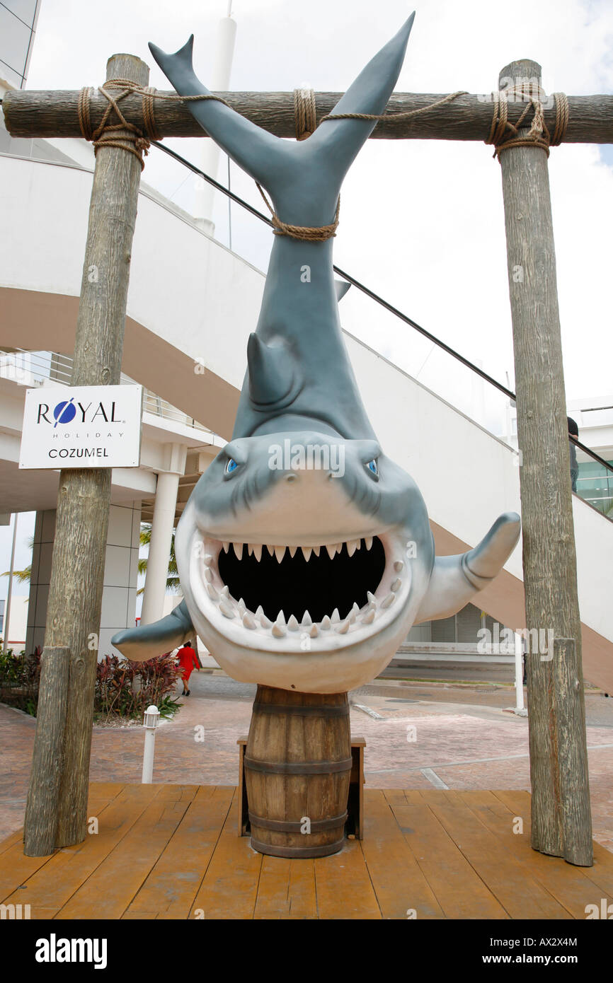 Messico Cozumel shark scultura per la fotografia souvenir Foto Stock