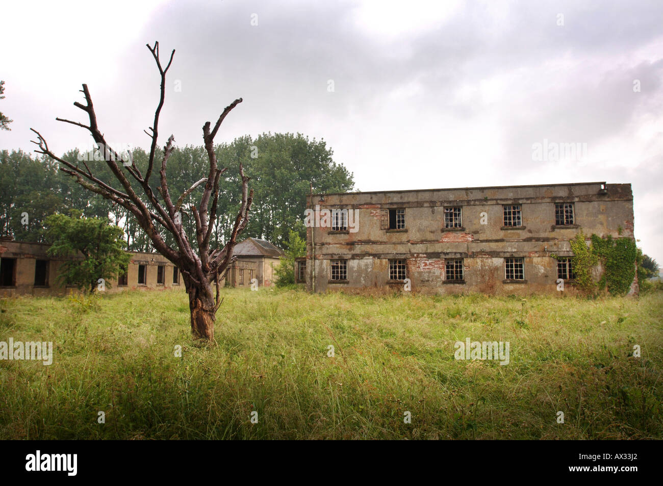 Le rovine di RAF YATESBURY TRA CALNE E MARLBOROUGH nel WILTSHIRE che può essere convertito in un carcere Foto Stock