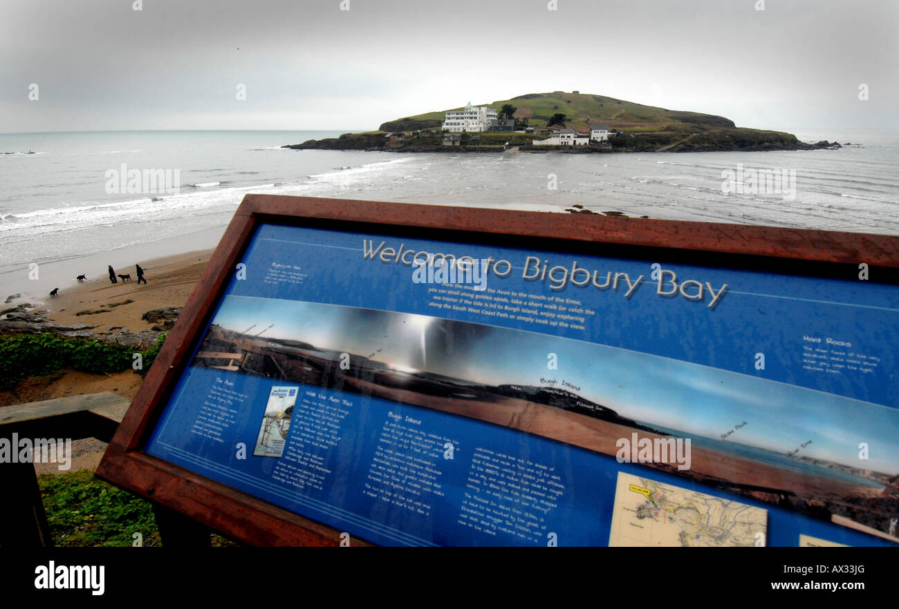 Guardando fuori per BURGH ISLAND A BIGBURY SUL MARE / BIGBURY BAY DEVON UK Foto Stock
