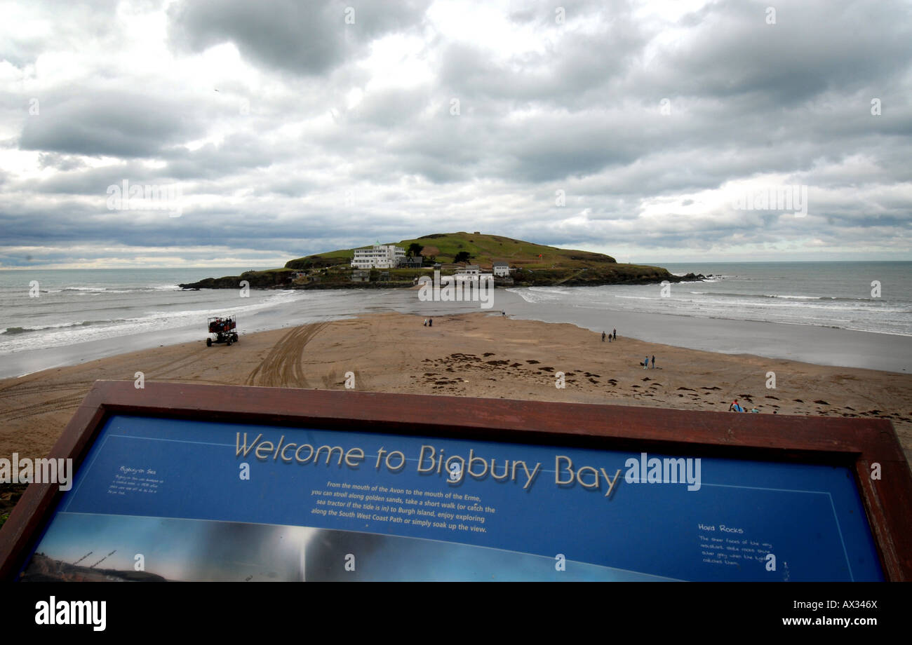 BIGBURY Bay si affaccia BURGH ISLAND,BIGBURY sul mare,Devon, Inghilterra,UK.CON LA BURGH ISLAND HOTEL situato sull'isola.UK Foto Stock