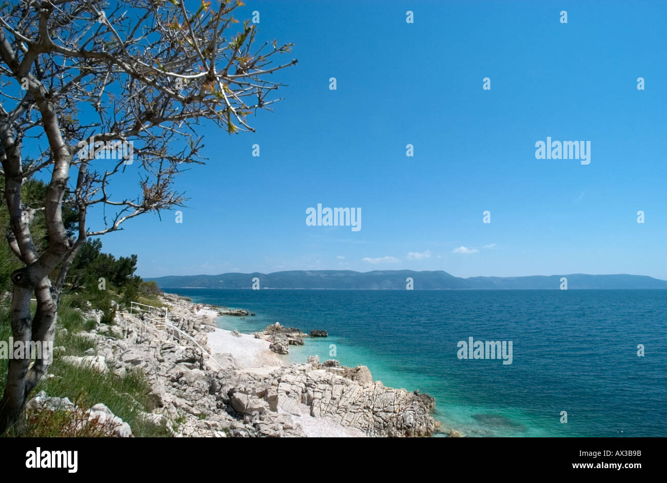 Spiaggia nel quartiere degli hotel, Rabac, Istria, Croazia Foto Stock
