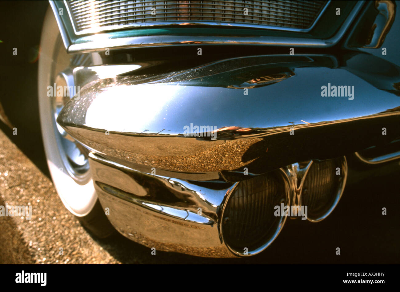 In prossimità del paraurti cromato di classico americano auto Foto Stock