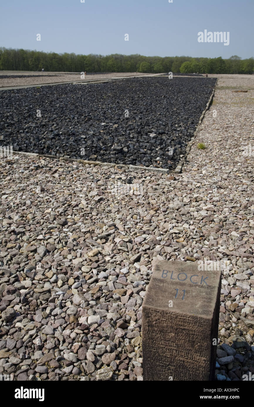 Ex Sito della baracca blocco 11, Buchenwald Campo di Concentramento Museo Memorial, Weimar, Germania Foto Stock