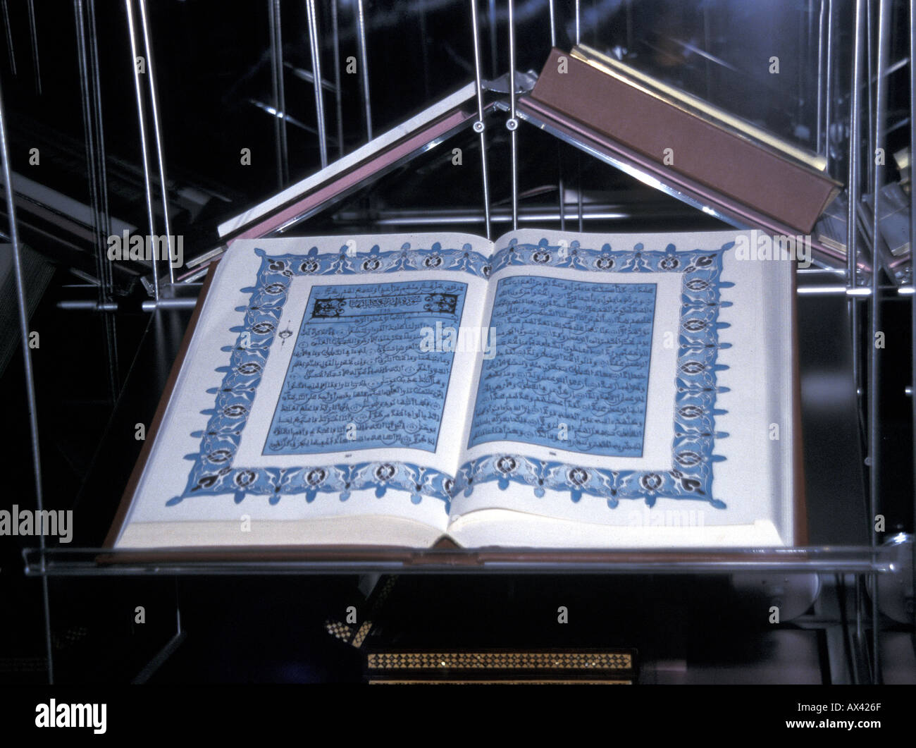 Illuminata Corano visualizzato nel Beit al Corano Museum in Bahrain Foto Stock