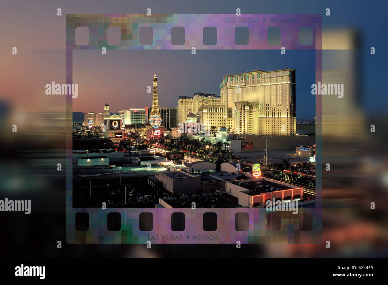 Telaio riempito di abbagliamento di luci e colori nel peccato sensazionale città di Las Vegas Nevada Foto Stock