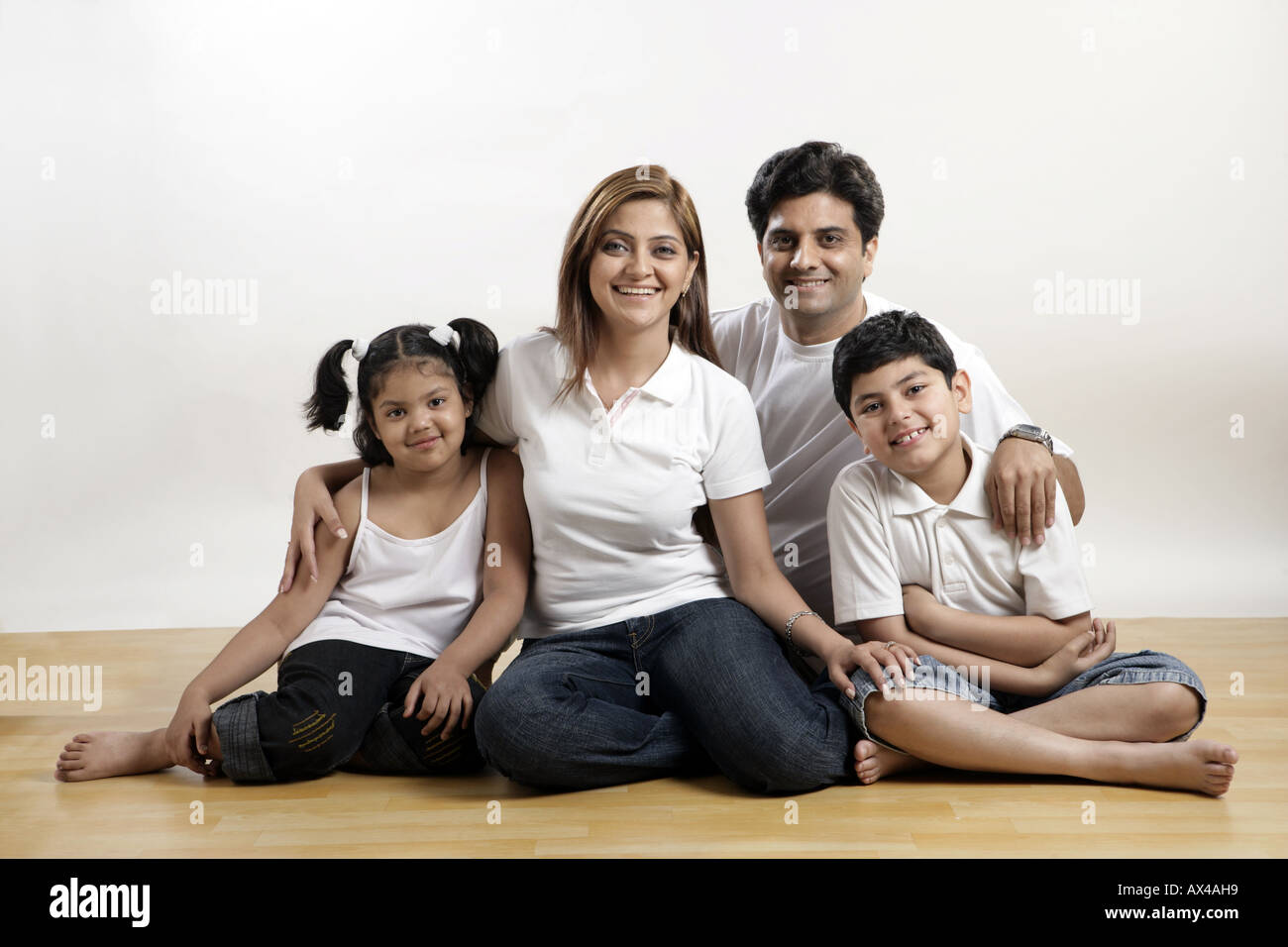 Ritratto Di Una Famiglia Felice Foto Stock Alamy