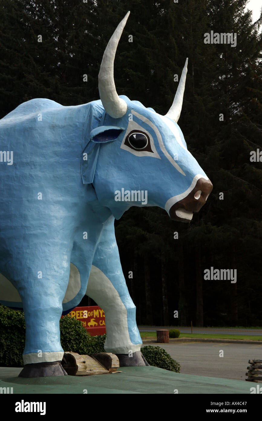 Paul Bunyan s Blue Ox Babe ad alberi di mistero Klamath California Foto Stock