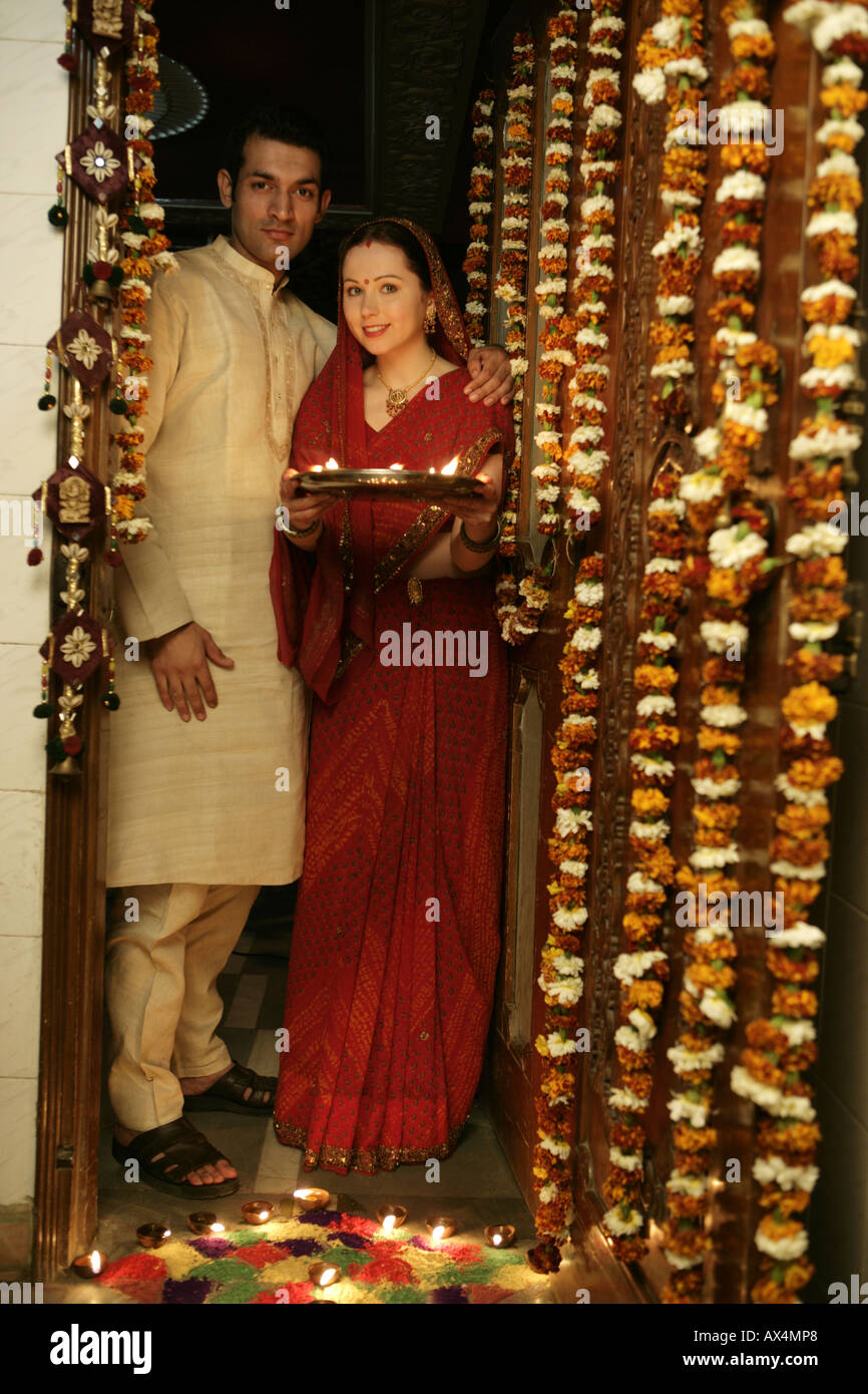 Ritratto di un giovane celebra diwali Foto Stock