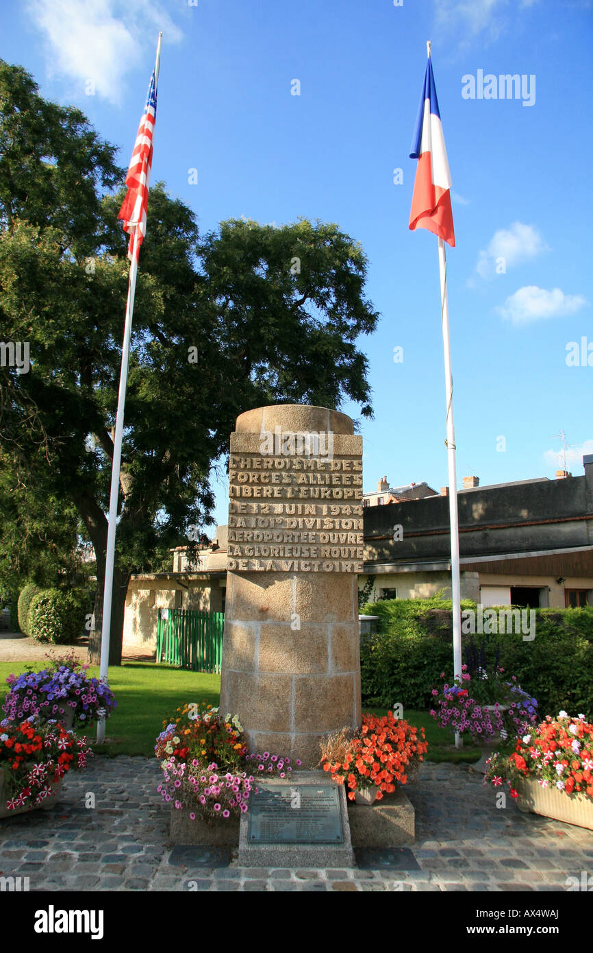 Comite du Debarquement monumento in Carentan, in Normandia. Foto Stock