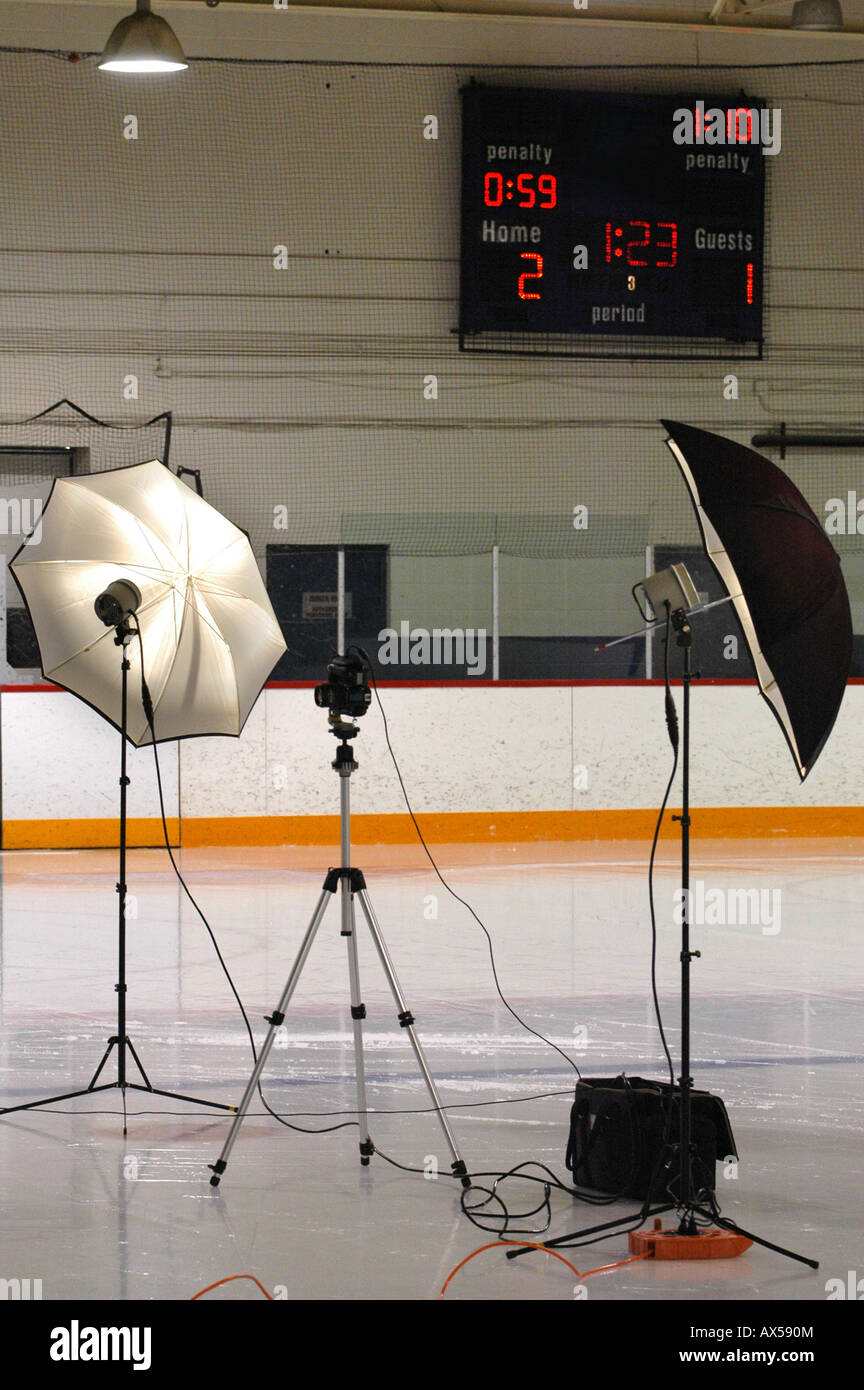Fotografi di installazione di apparecchiature per una squadra di hockey ritratto Foto Stock