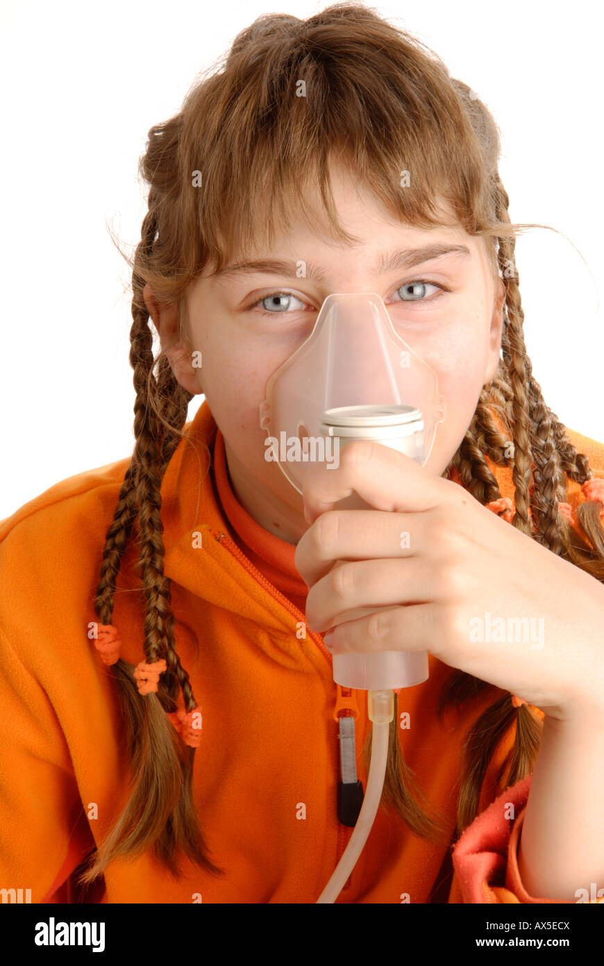 Ragazza con inalatore Foto Stock