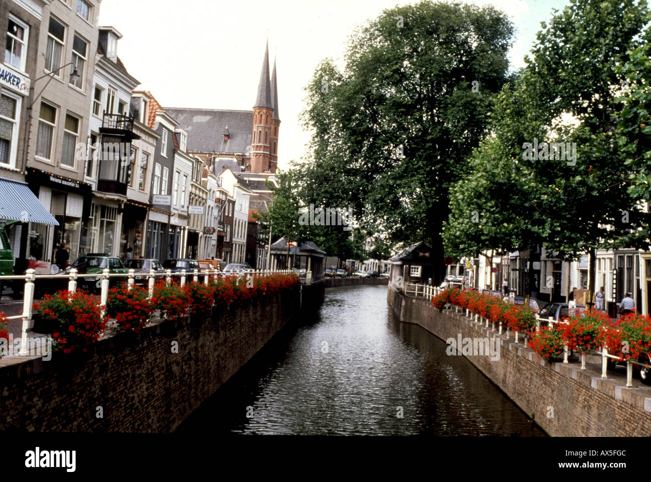 Canali di Amsterdam dividere la città olandese Foto Stock