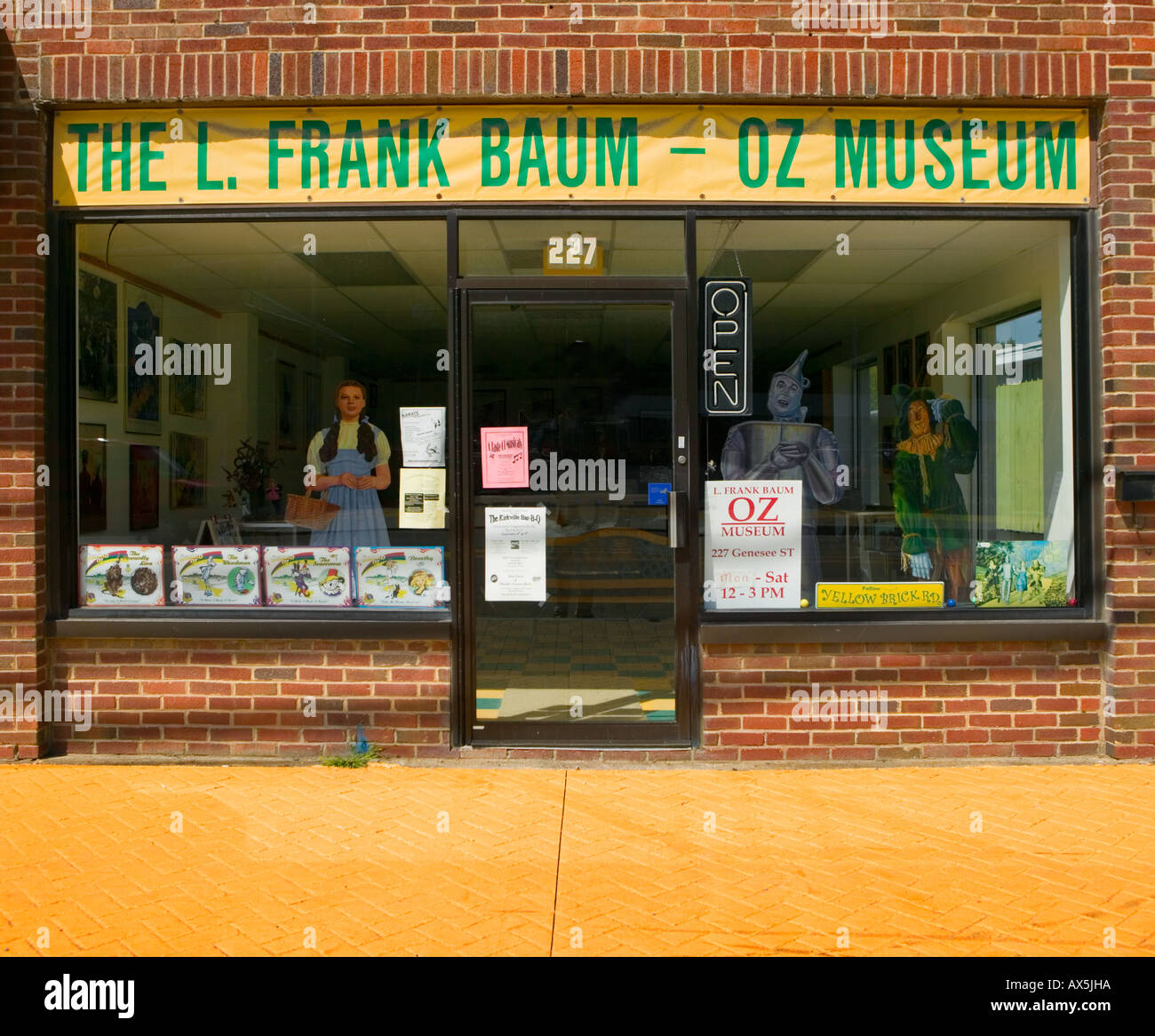 Museo Oz Chenango cade New York con mattone giallo marciapiede home del Wizard of Oz autore L Frank Baum Foto Stock
